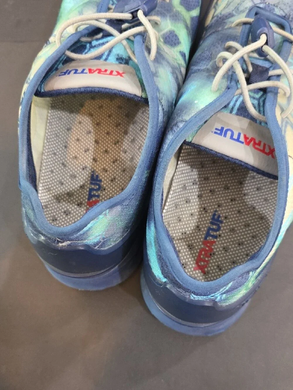 Blue-Green Men's Patterned Lace-Lock Athletic Sneakers Size 10.5